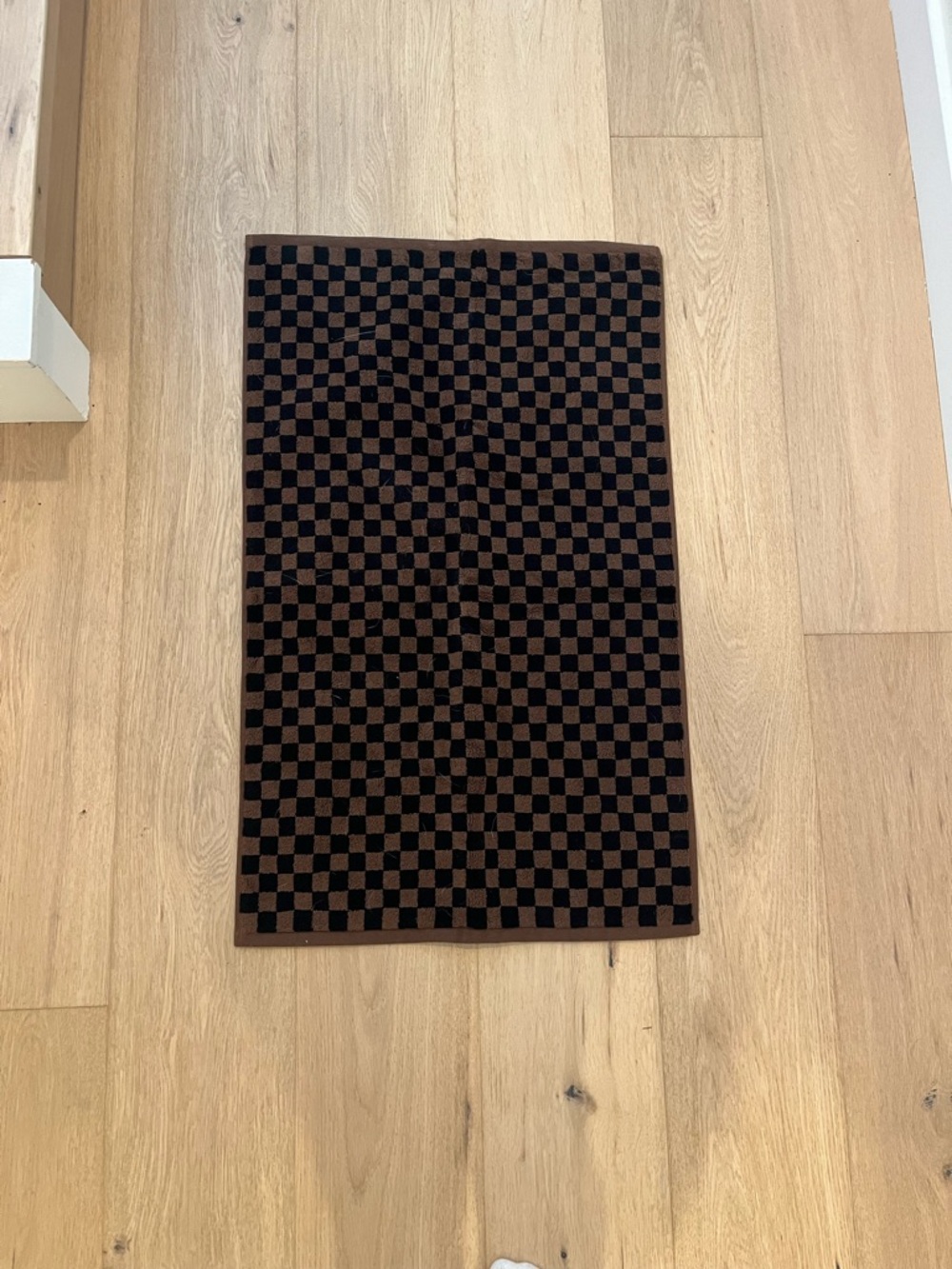 BAINA Checkerboard Brown and Black Bath Mat